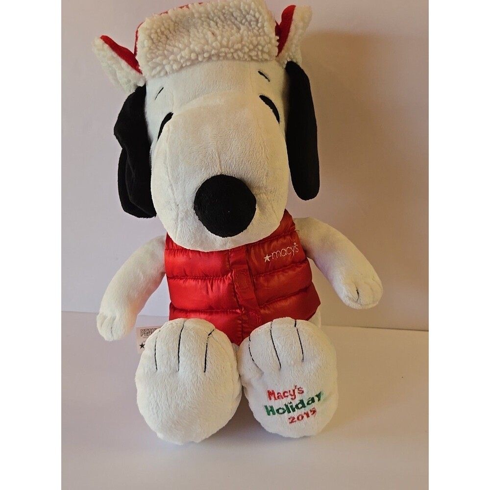 Macy's Holiday 2015 Snoopy Peanuts Plush 18”